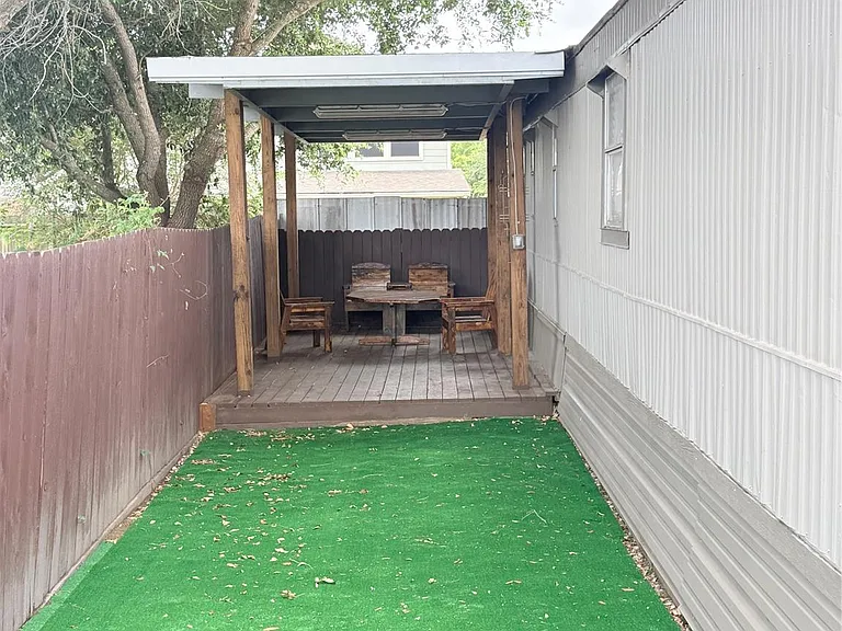 1619 Avenue D — Photo 17
