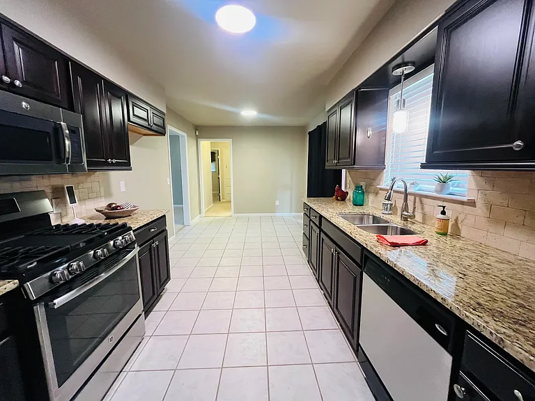 3912 NW 58th St — Photo 14