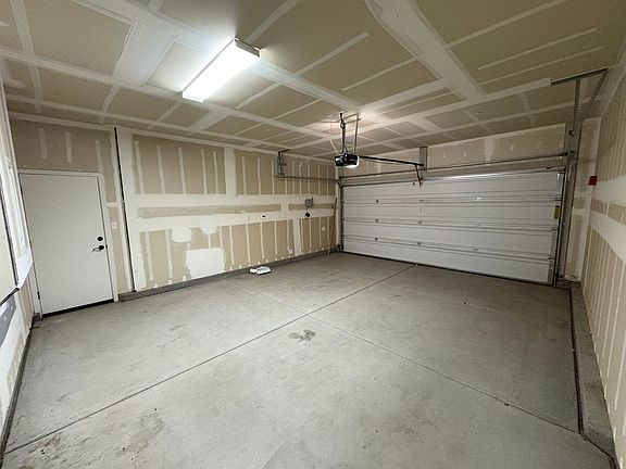 3rd image of 551 Montana De Oro St