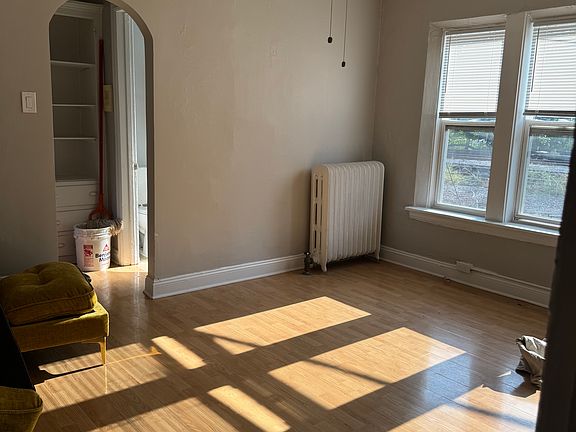 2nd image of 6818-3 N Wayne Ave #307