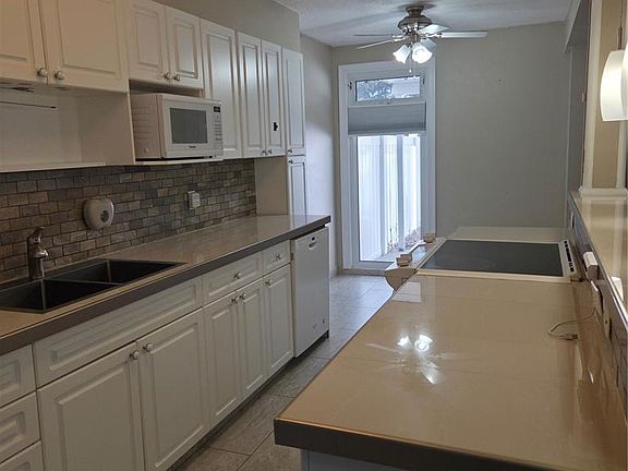 3rd image of UNIT 17-1292 Gordon ROAD