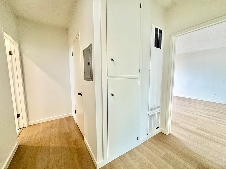 8110 Norton Ave #8 — Photo 16