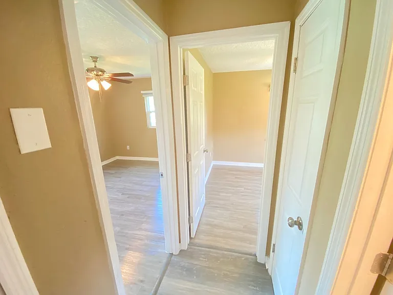 908 Teatro Ct — Photo 10