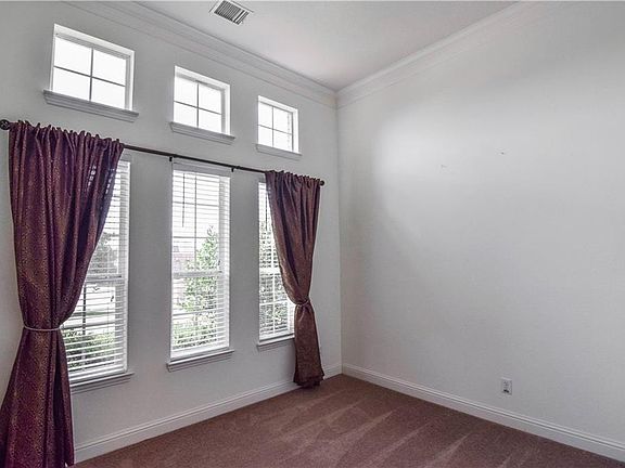 4th image of 760 Salt Lake Ct