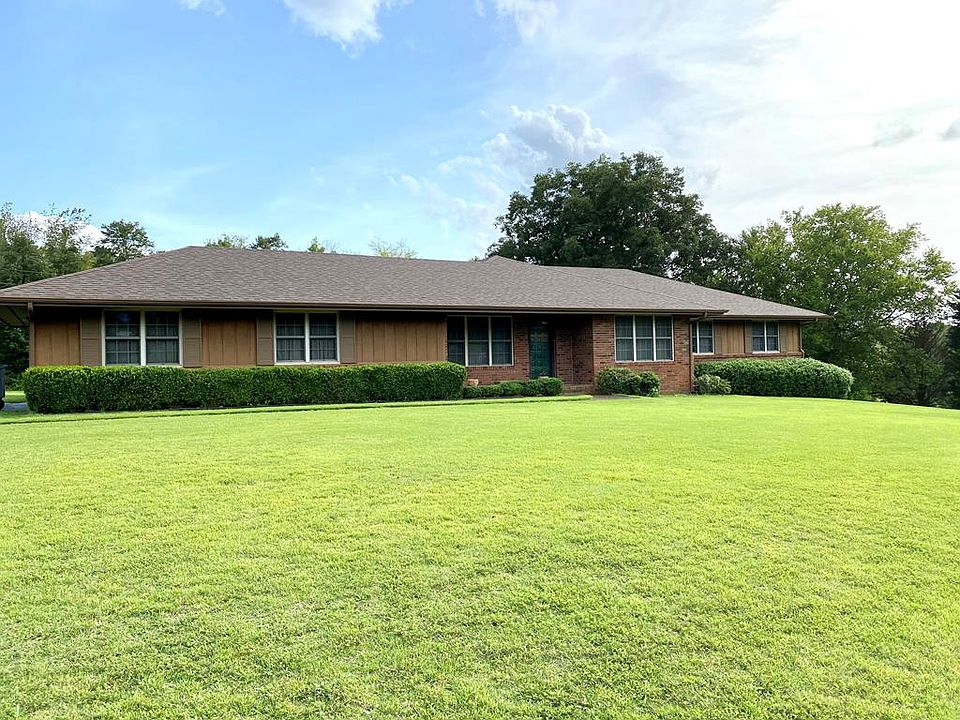 1st image of 324 Harrington Dr