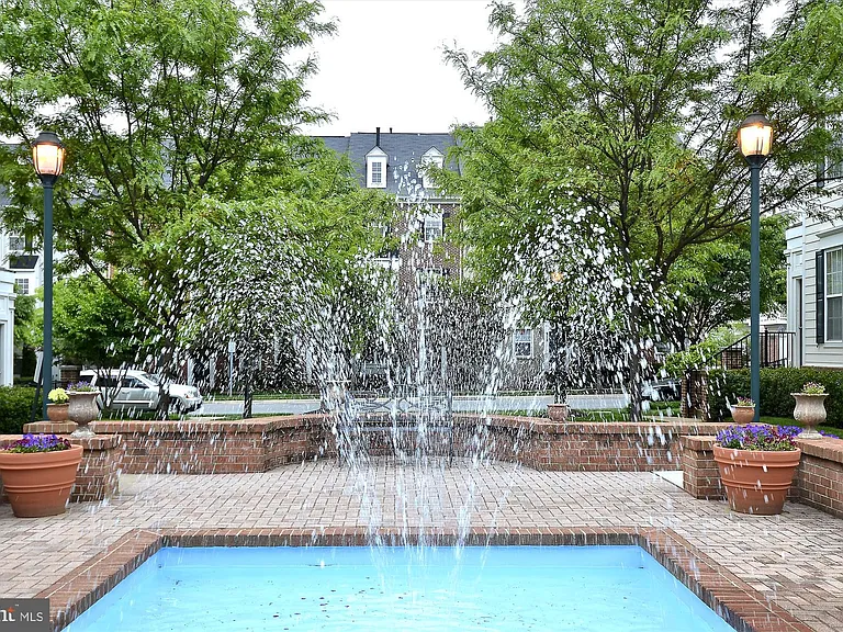 845 King Farm Blvd — Photo 53