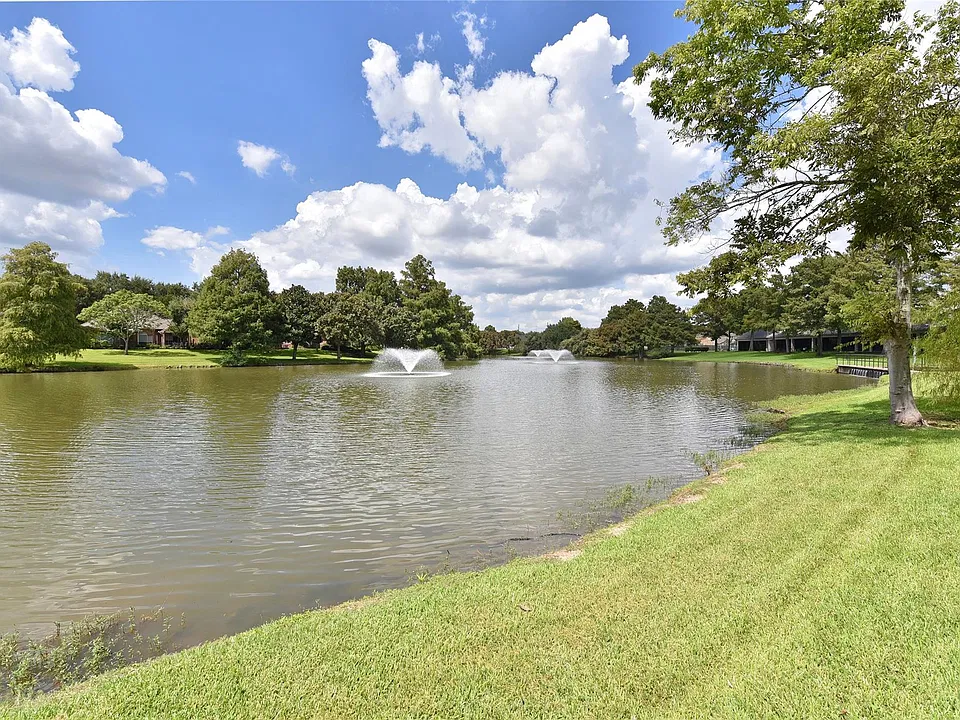 4144 Greystone Way #608