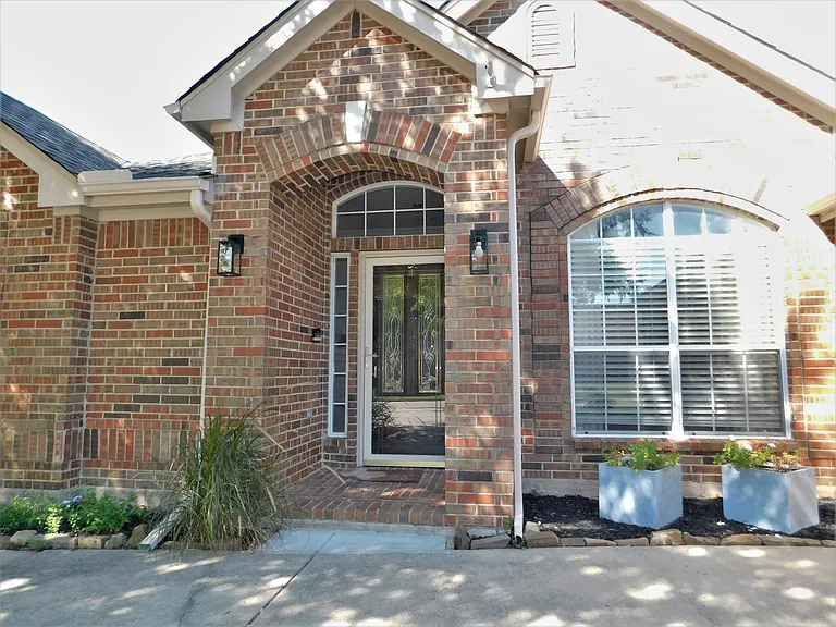 1119 Postwood Dr — Photo 6