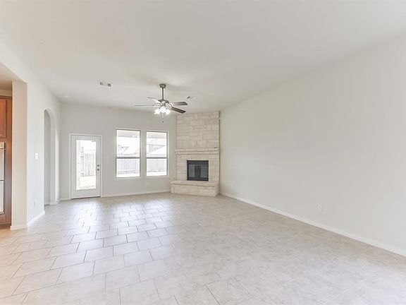 3rd image of 30224 Creekside Dr