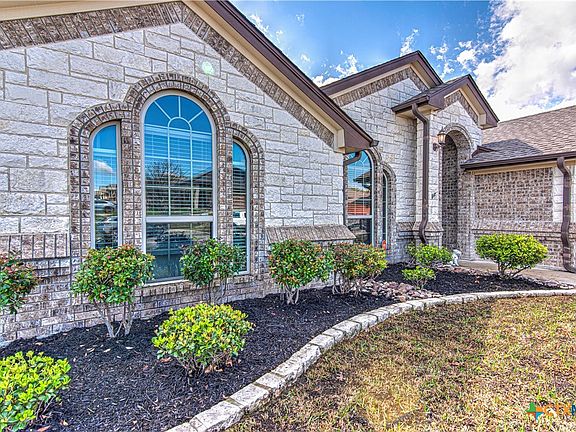 3rd image of 1120 Dark Wood Dr