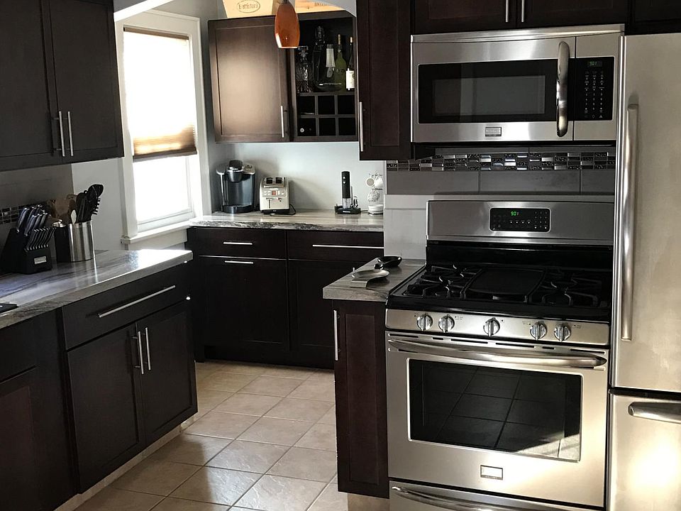 1st image of 330 Crosby Ave