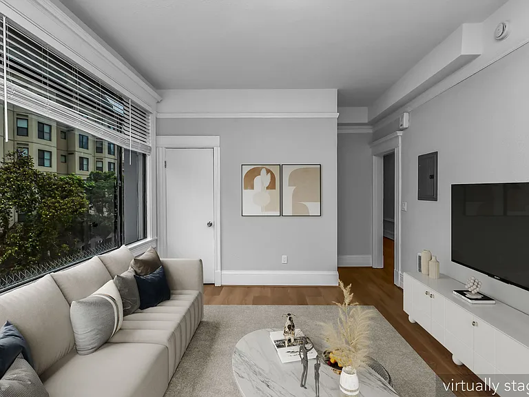 605 Jones — Photo 22