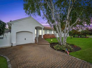 10 Cheshire Rd, Bethpage, NY 11714