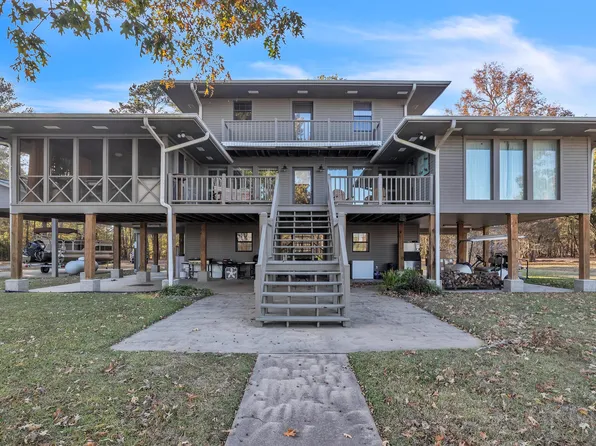 165 Cypress Lake Dr, Carrollton, AL 35447