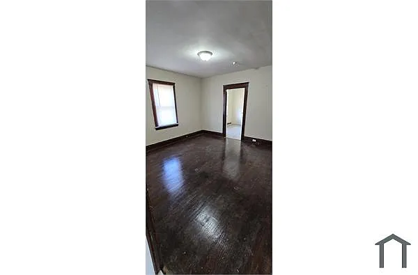 Building Photo - 16905 Grovewood Ave #UP