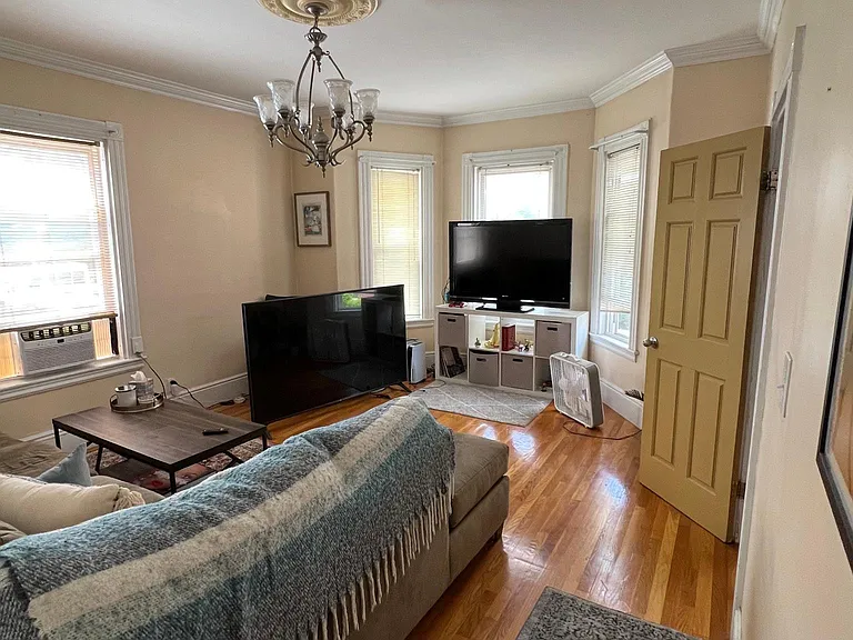 4 Deer St #2 — Photo 1