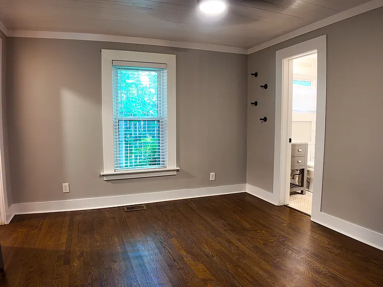 843 N Clayton St — Photo 7