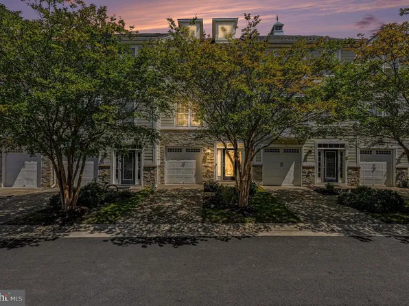 309 Monroe Point Dr, Colonial Beach, VA 22443