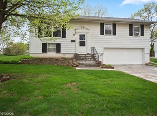 142 Egan Dr, Streamwood, IL 60107