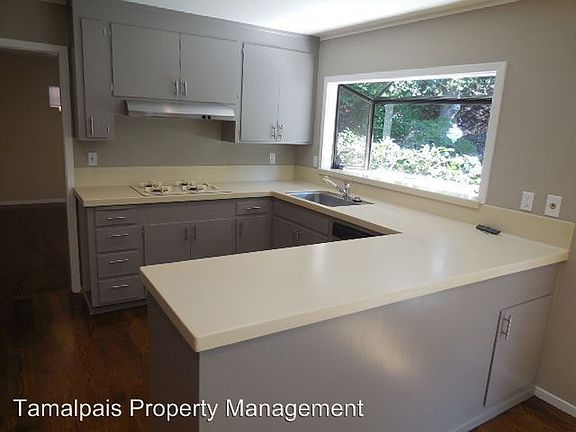 3rd image of 70 Cielo Dr