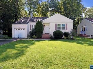 35 Hampton Ter, Livingston, NJ 07039
