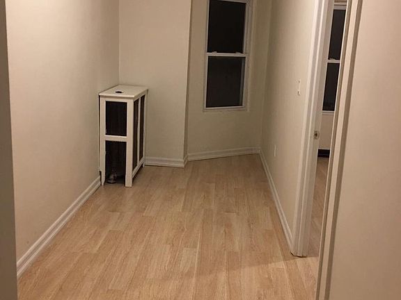 5th image of 10831 Roosevelt Ave