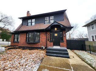 444 Raymond St, Elgin, IL 60120