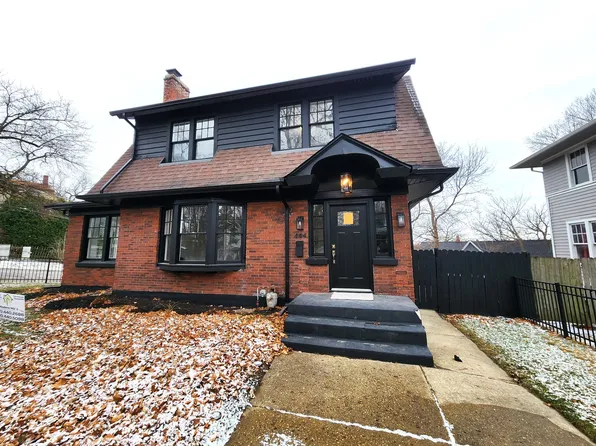 444 Raymond St, Elgin, IL 60120