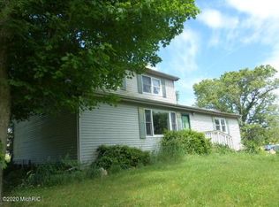 65720 Conrad Rd, Edwardsburg, MI 49112