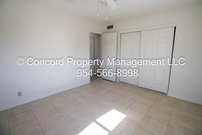1727 Liberty St #12 — Photo 11