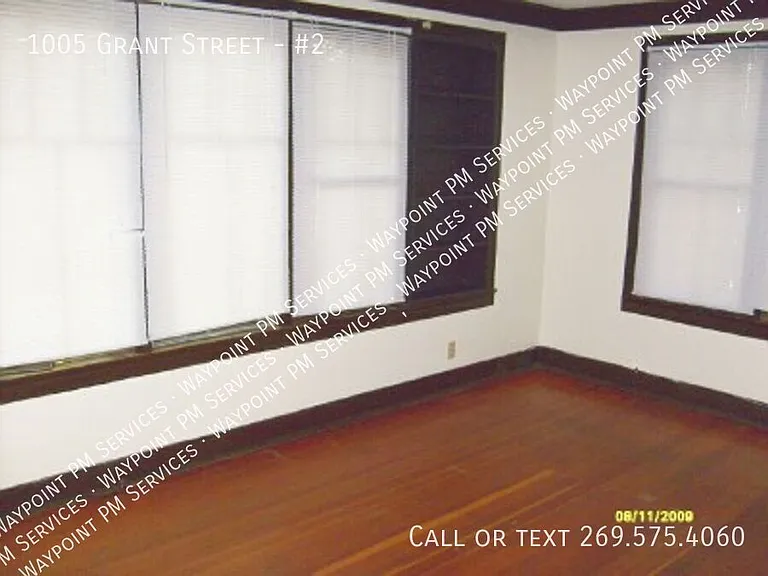 1005 Grant St #2 — Photo 8