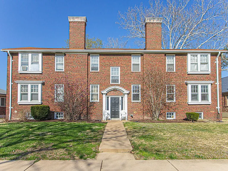 (220) 1140 Ursula Ave — Photo 1