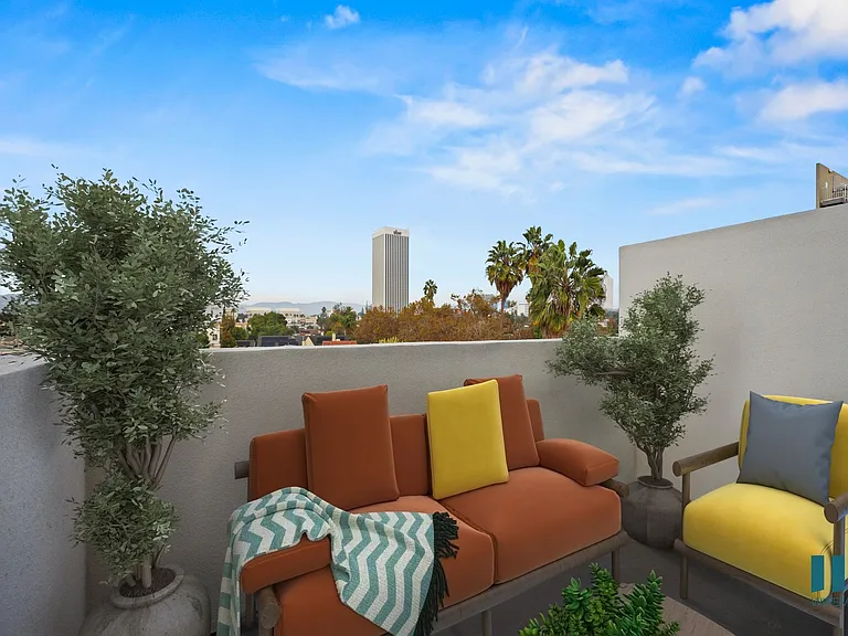 Large-Size Patio Space - Walnut Floor Plan