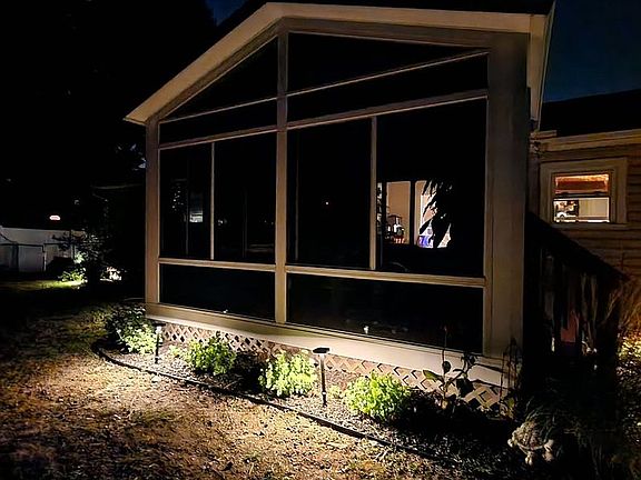 4th image of 4 Running Brook Rd