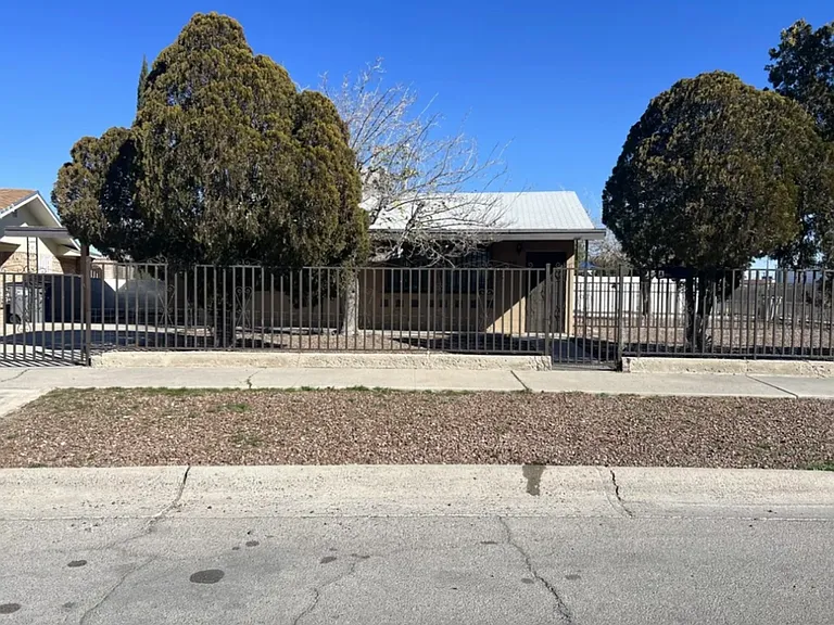 6399 Normandy Dr #A — Photo 9