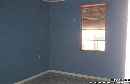 2nd image of 5447 Joslyn Ln