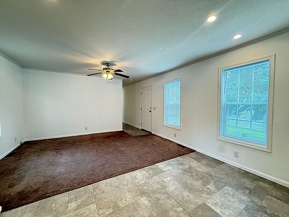 3rd image of 105 20th St NW #141