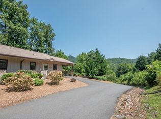 69B Woodside Villas Dr, Franklin, NC 28734