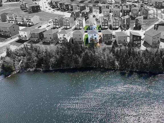 2nd image of 103 Flatrock Cres