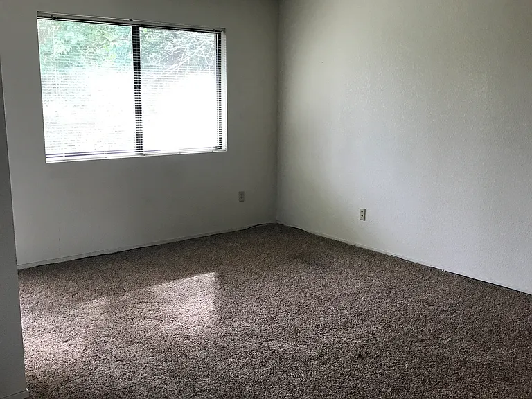 632 Walnut St #3 — Photo 2