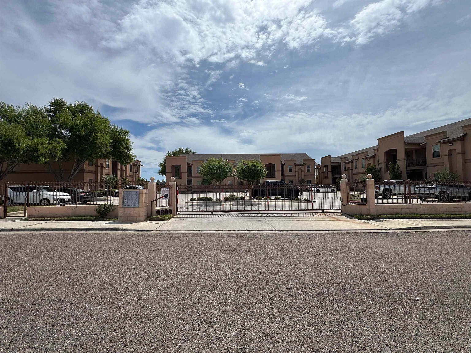 3 bed, 2.0 bath, 1265 sqft, $1,400 — Photo 1