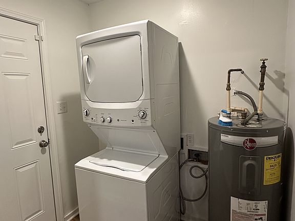 4th image of 166 Edwards St SE #1