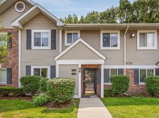 31444 Orchard Crk, Farmington, MI 48334