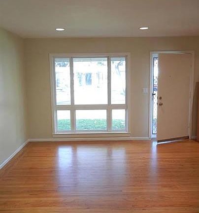4th image of 712 N Genevieve Ln #1