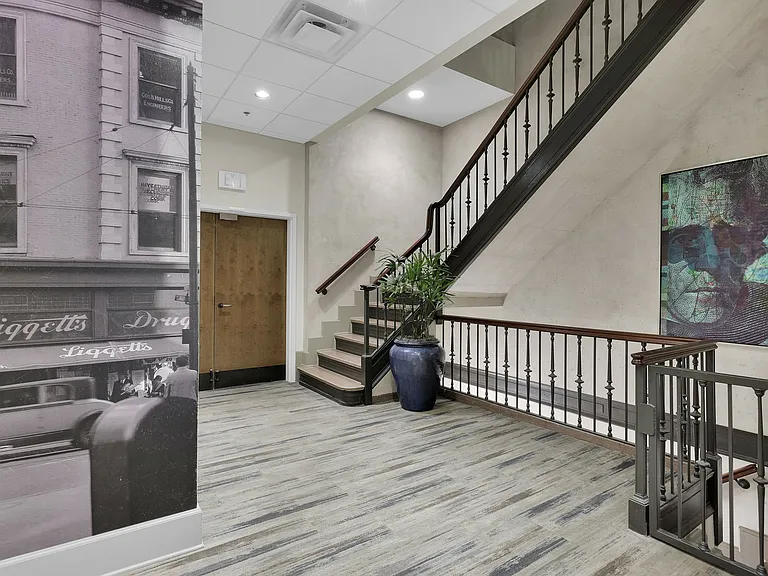 The Residences at Barnett — Photo 15