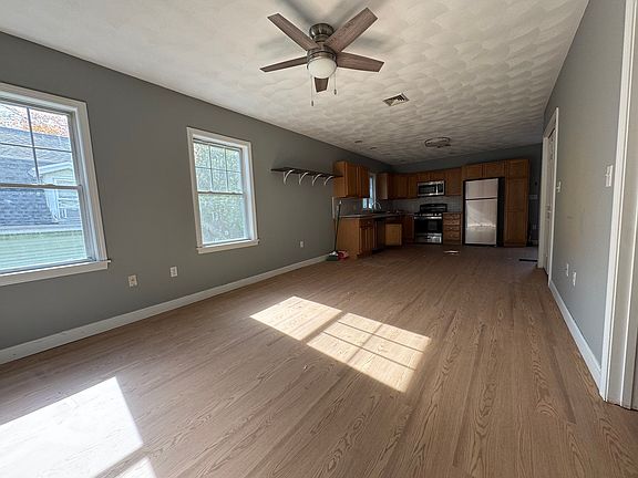 3rd image of 40 Wright St #2