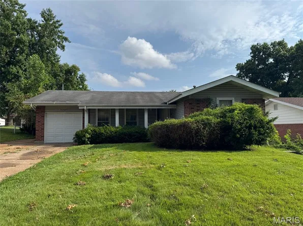 4364 Satiris Dr, Florissant, MO 63033