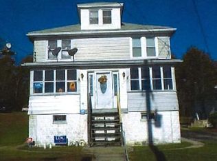 4 Walnut St, Freeland, PA 18224