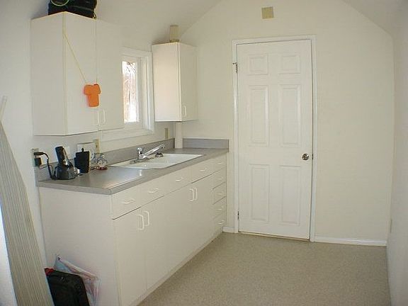 5th image of 163 Grove St