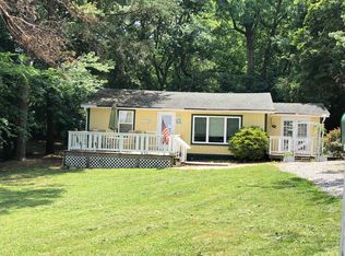 1001 S Lakeshore Dr, Louisa, VA 23093